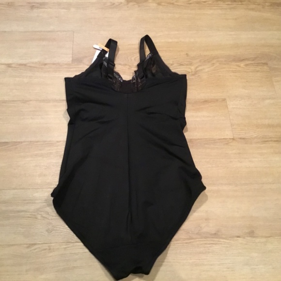 Women’s Body Suit Shapewear With Lace - Picture 7 of 8